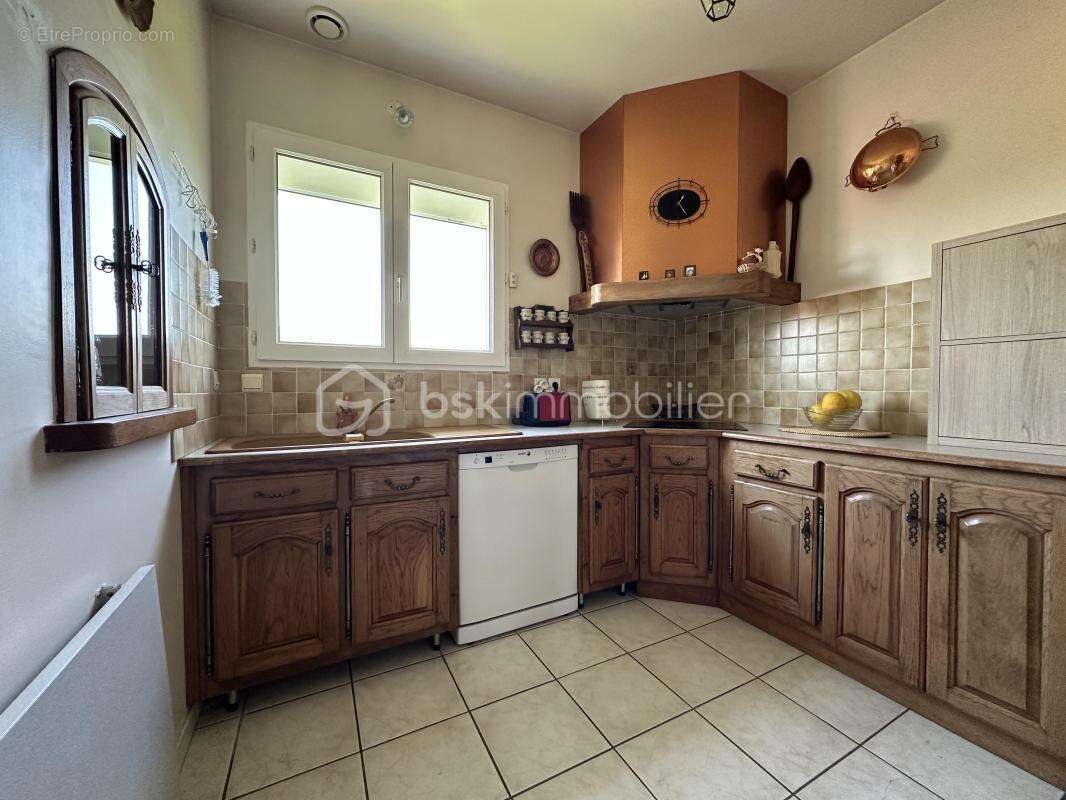 En exclusivité maison de 116 m2 5 pièces, terrain de 2530 m2  dans un endroit proche de PAU - photo 6
