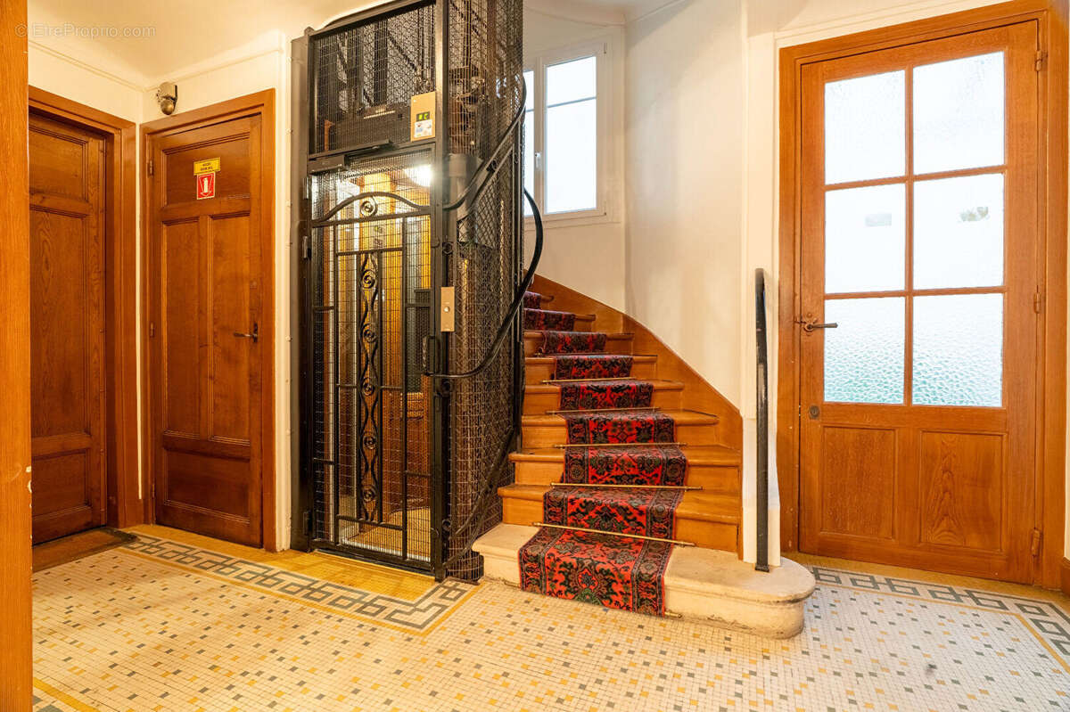 Appartement à PARIS-17E