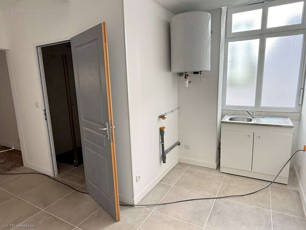 Petite Maison de Ville Rénovée Avec Projet de Rénovation Pour L'Ancienne Sous-Préfecture - photo 4