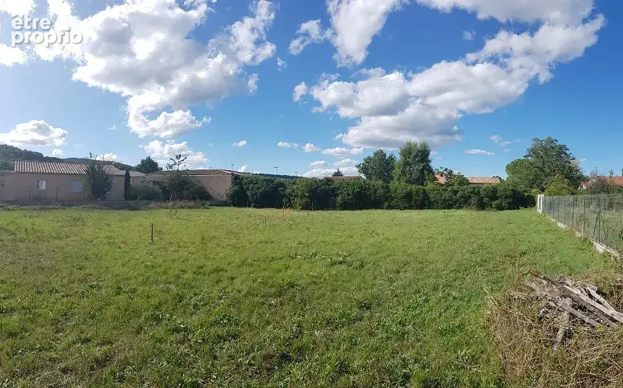 Terrain à NANS-LES-PINS
