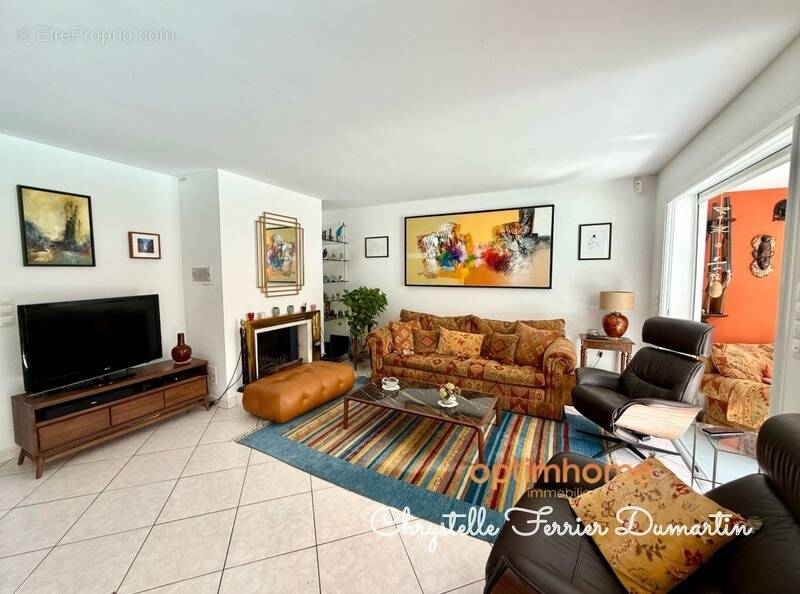 Maison de 206 m2 - 4 chambres - 1 studio indépendant - Piscine - CARBON BLANC - photo 3