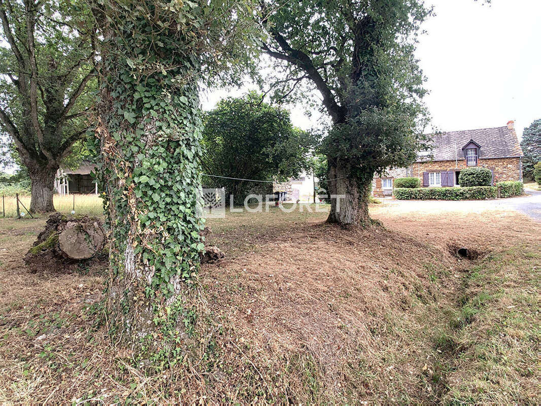 Maison à MAURE-DE-BRETAGNE