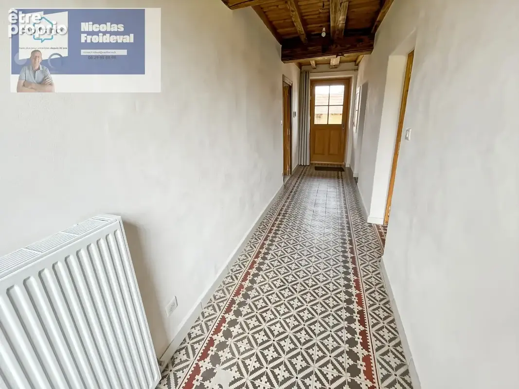 Élégante Longère Bressane Entièrement Rénovée avec Matériaux de Qualité - photo 16