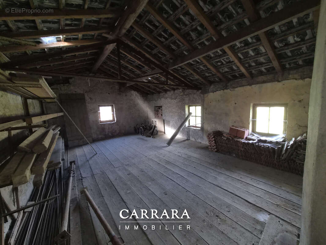 Maison Lorraine, de caractère avec ses dépendances à exploiter. - photo 19
