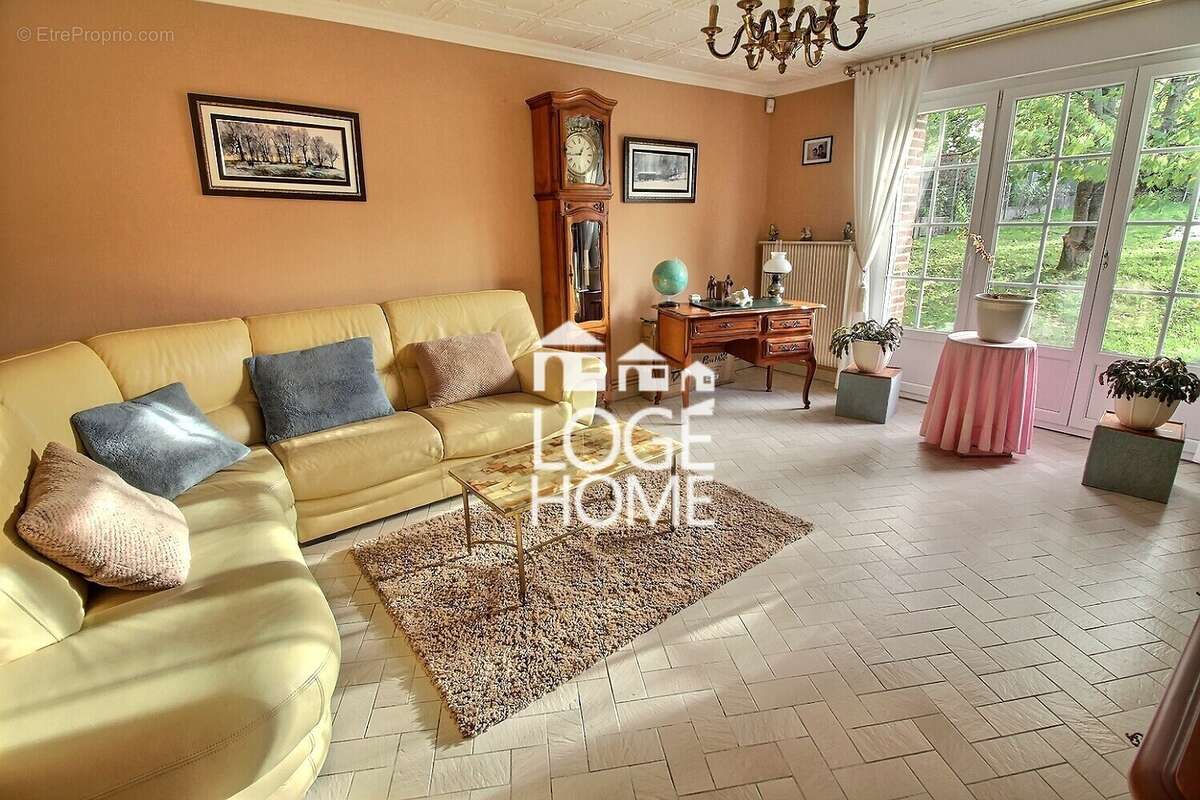 Maison à BRUAY-LA-BUISSIERE