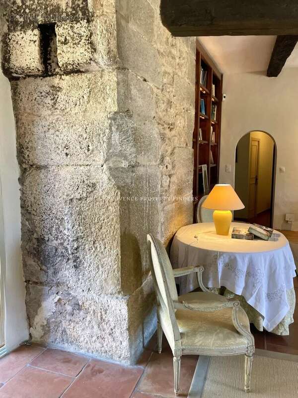 Maison à AUPS