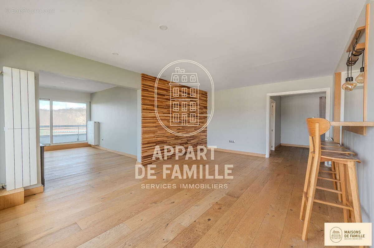 Appartement à LA CELLE-SAINT-CLOUD