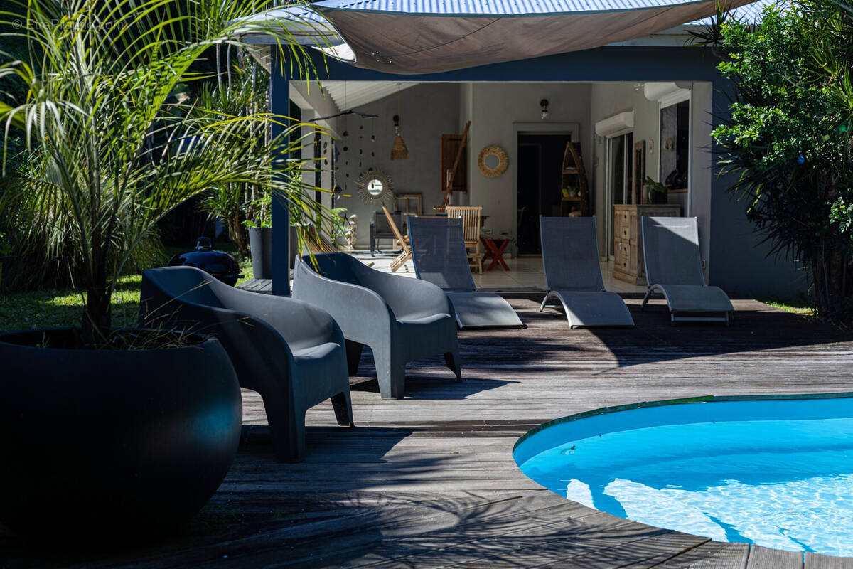 Maison à LES ABYMES