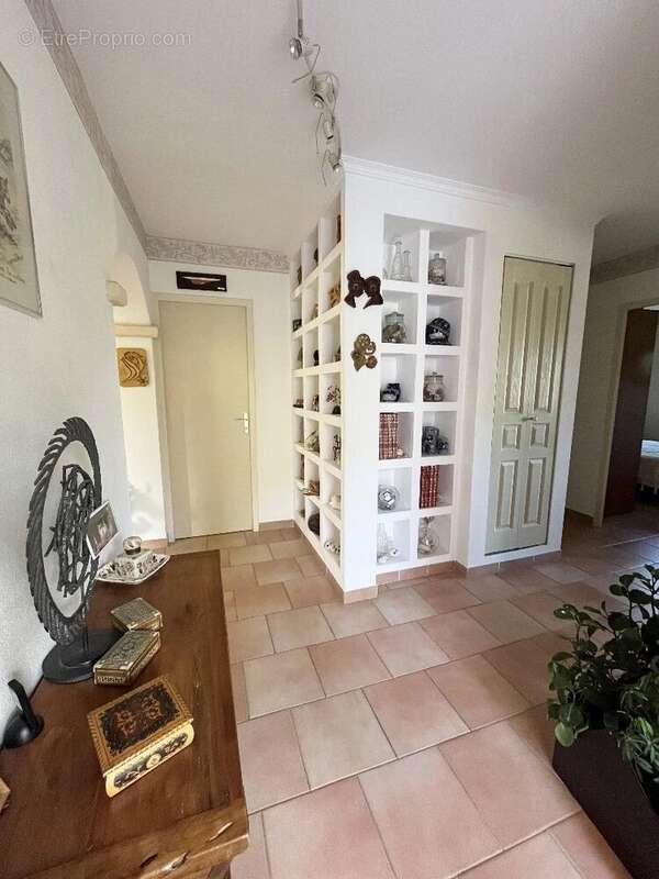 Centre, villa plain pied 3 chambres et bureau, piscine,  garage et atelier - photo 6