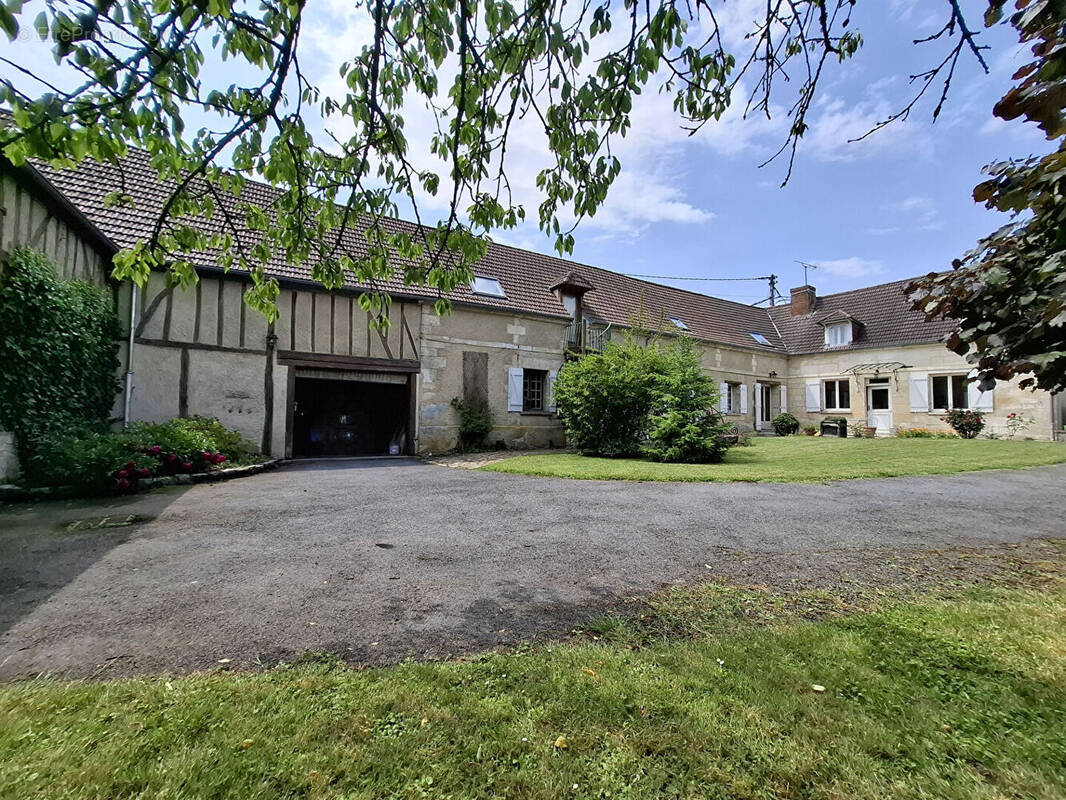 Maison à SAINTE-GENEVIEVE