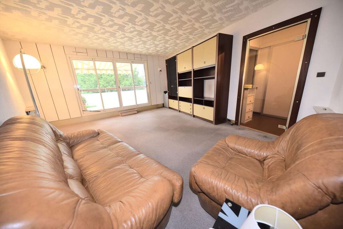 Appartement à COUBRON