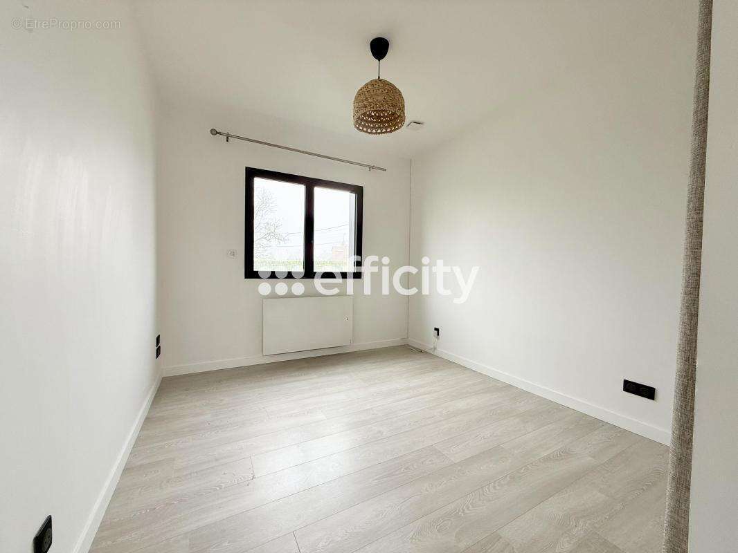 Maison à SAINT-LYE-LA-FORET