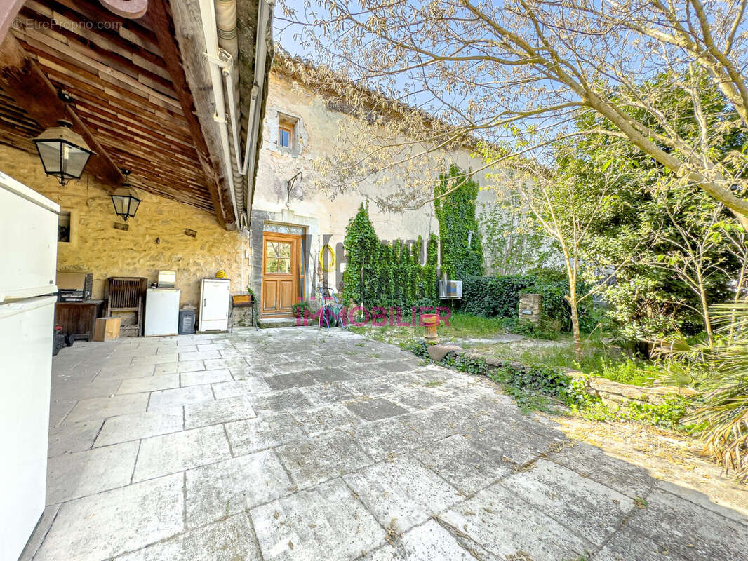 Maison à L'ISLE-SUR-LA-SORGUE