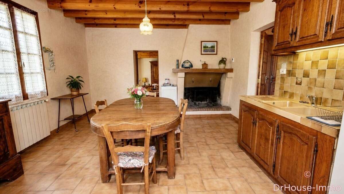 Maison 140 m² à Naujan-Et-Postiac  - photo 15