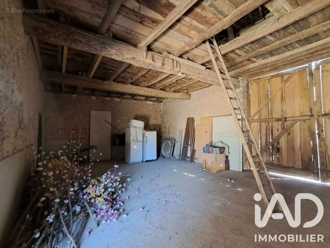 Maison 109 m² à Ligny-Le-Chatel  - photo 7