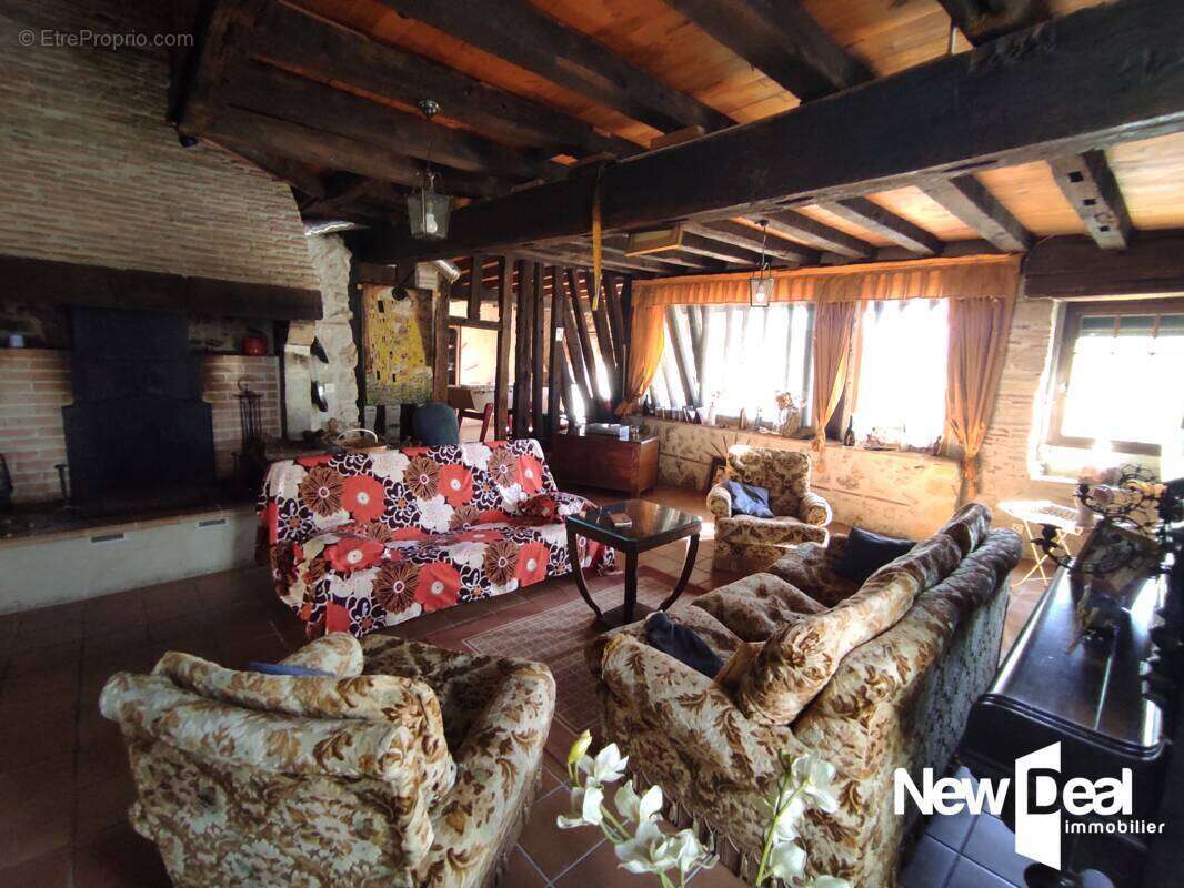 Maison à PINEL-HAUTERIVE