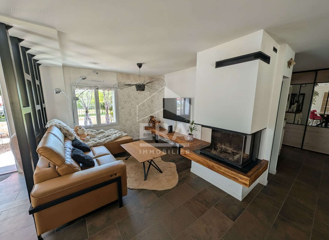 Maison à MONTPON-MENESTEROL