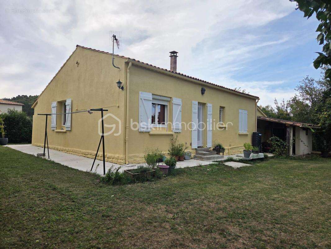  À Céreste, au cœur du Luberon – Maison de plain-pied rénovée avec studio indépendant et jardin clos - photo 2