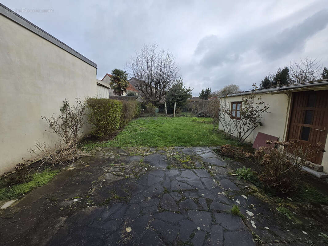 Maison à LE BLANC-MESNIL