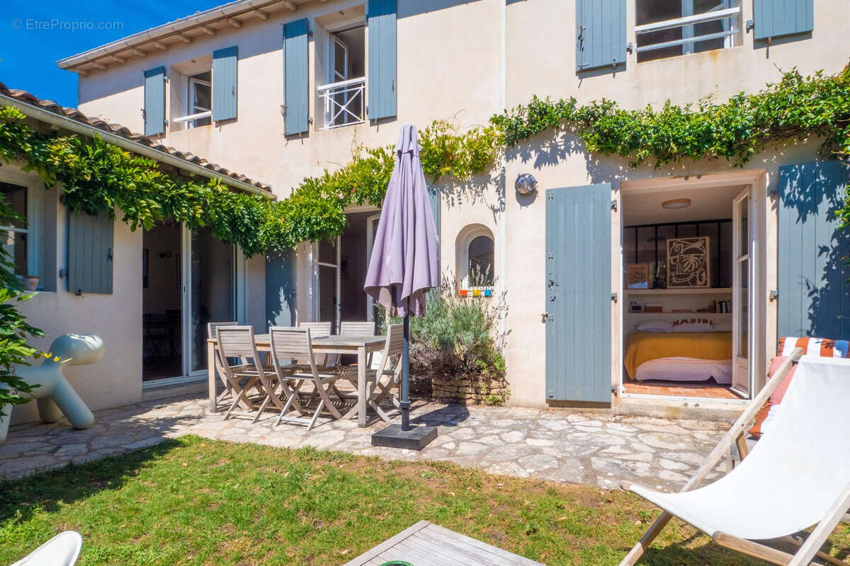 Maison à LES PORTES-EN-RE