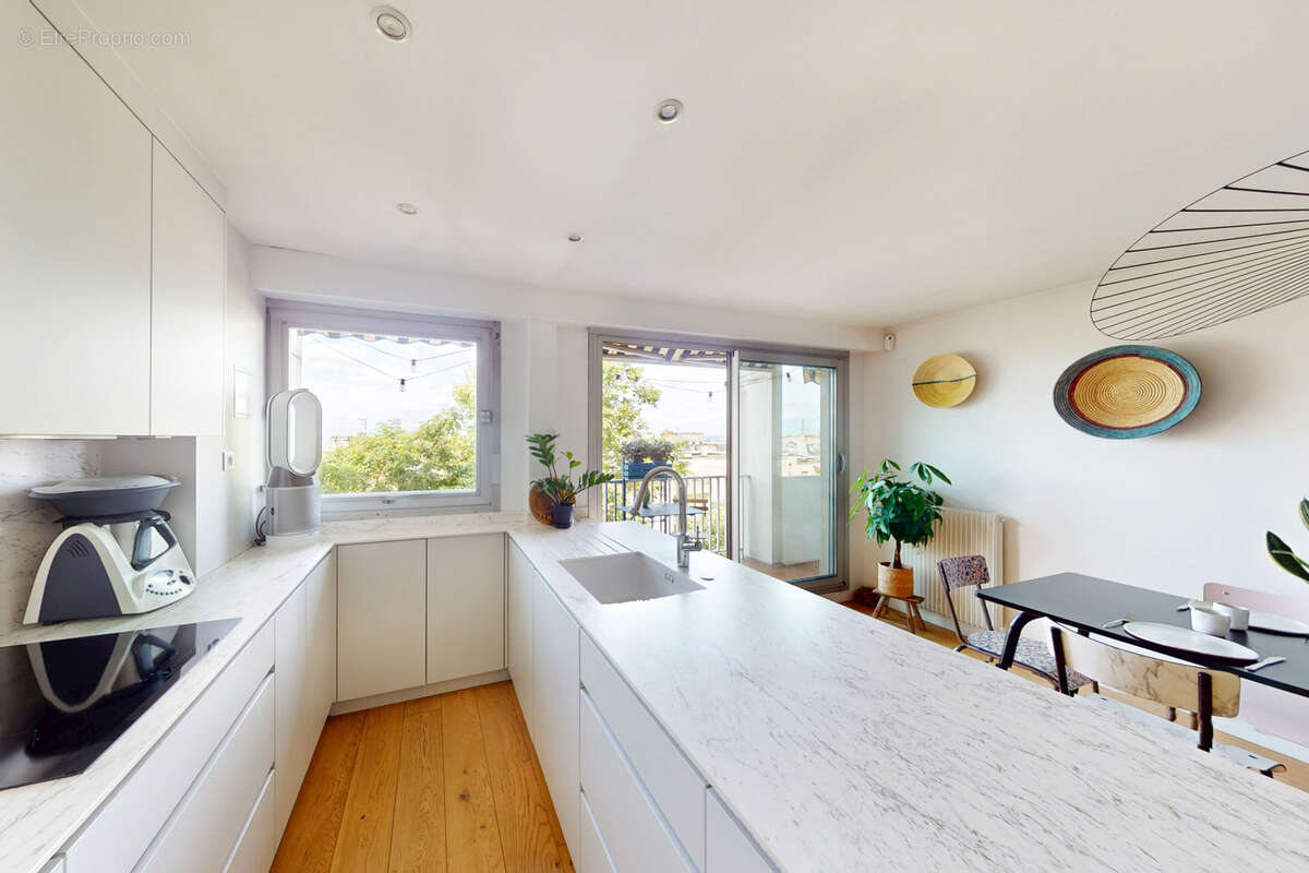 Appartement à PARIS-18E