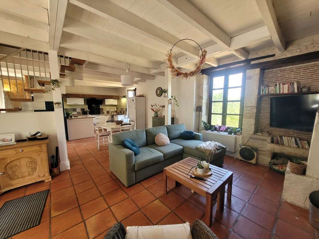 Propriété isolée avec 2 gîtes et piscine sur plus de 4 hectares - photo 5