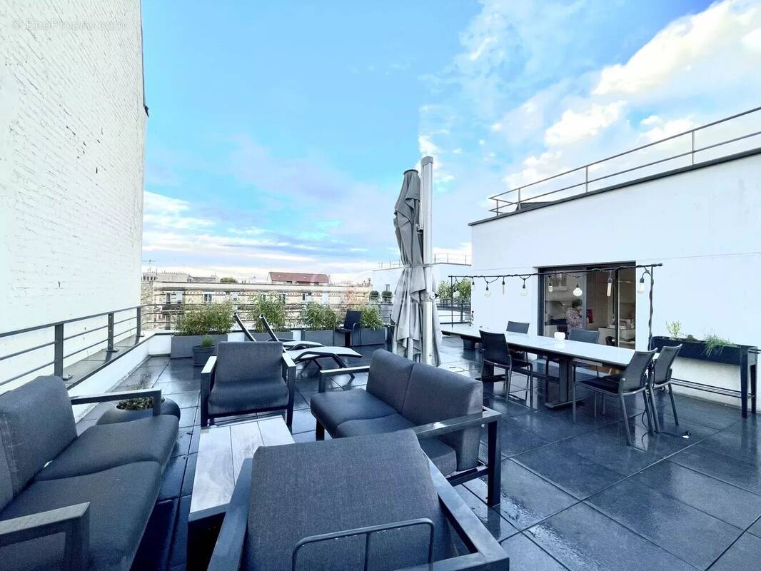 Appartement à LEVALLOIS-PERRET