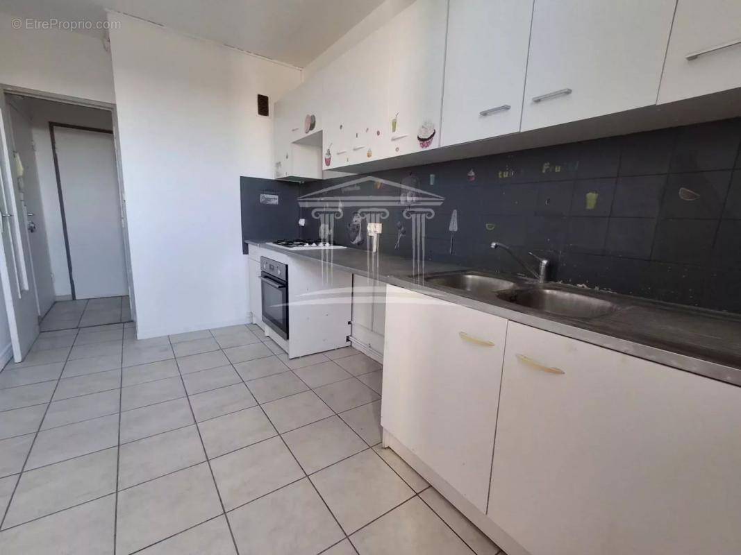 Appartement à SORGUES