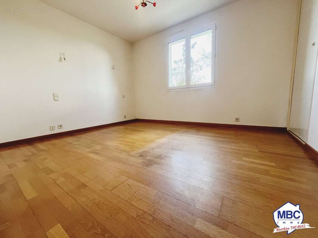 Maison à SAINT-CHRISTOPHE-DU-BOIS