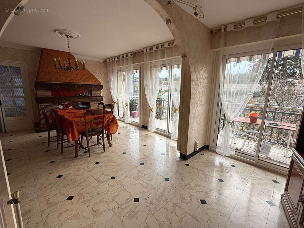 Maison à VRIGNE-AUX-BOIS