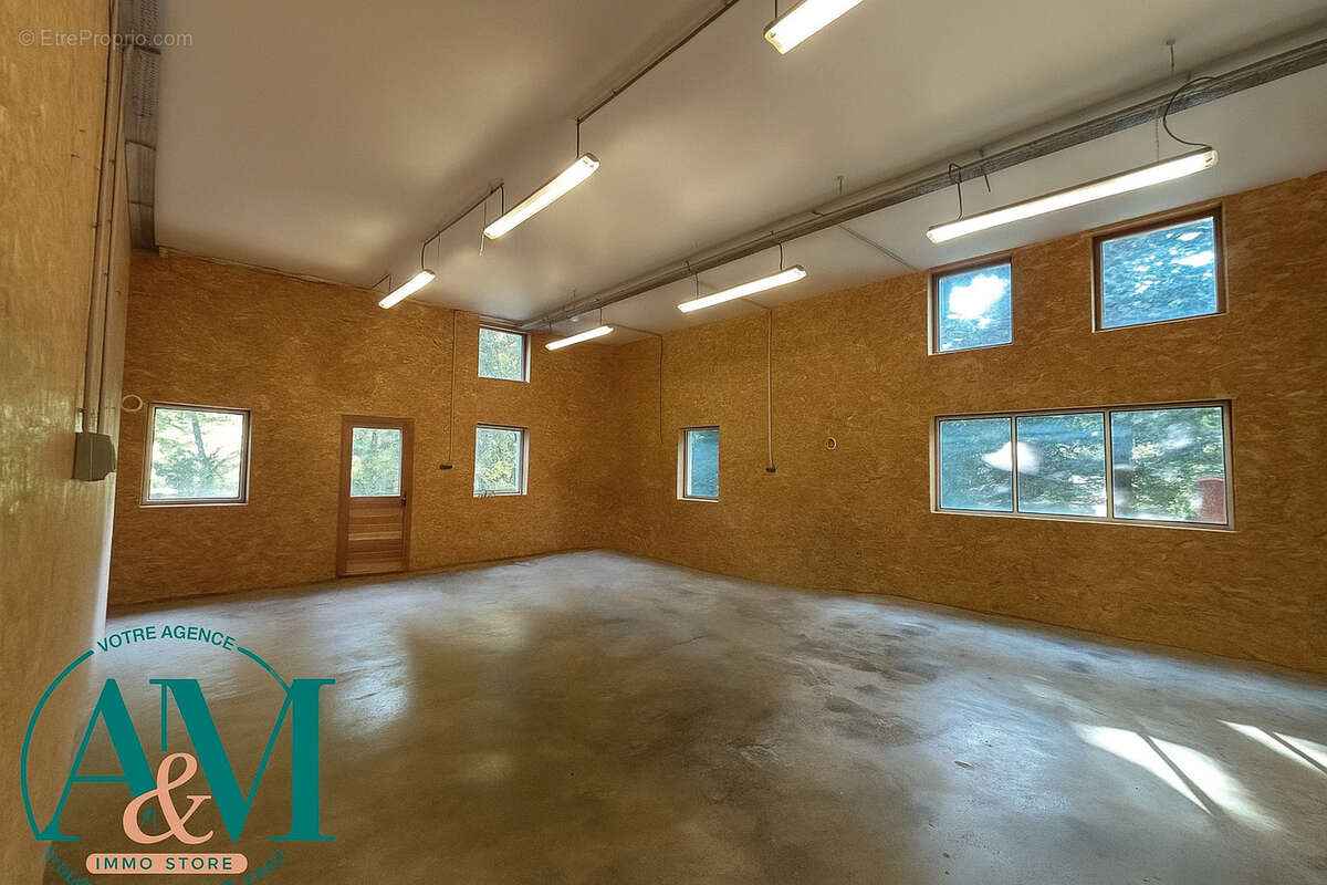 Autre à LA SALLE-LES-ALPES