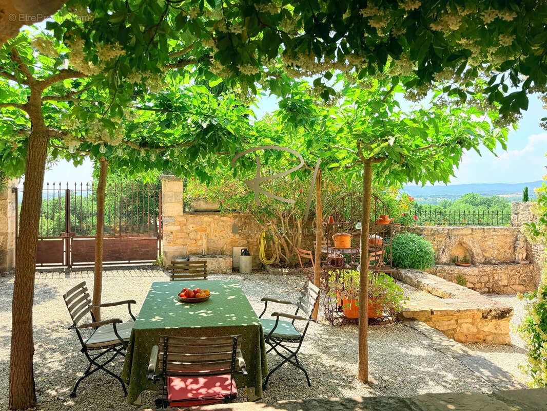 Maison à BARJAC