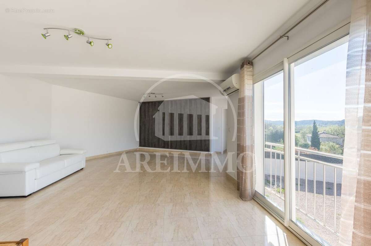 Maison 160 m² à Saint-Martin-De-Londres  - photo 5