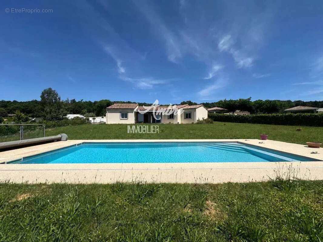 MONTELEGER Maison récente de 130 m² Type 6 - photo 21