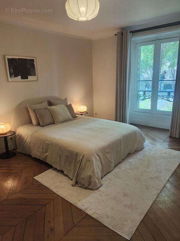 Appartement à PARIS-8E