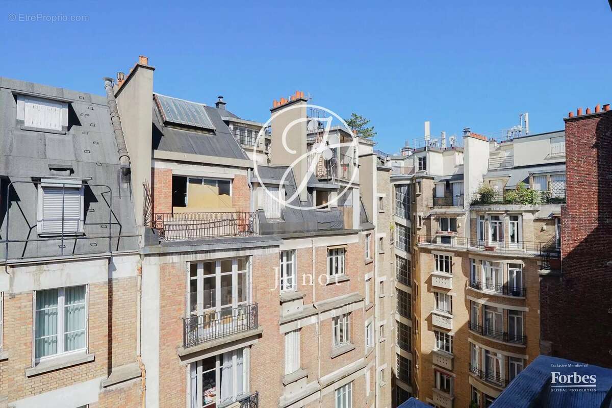 Appartement à PARIS-7E