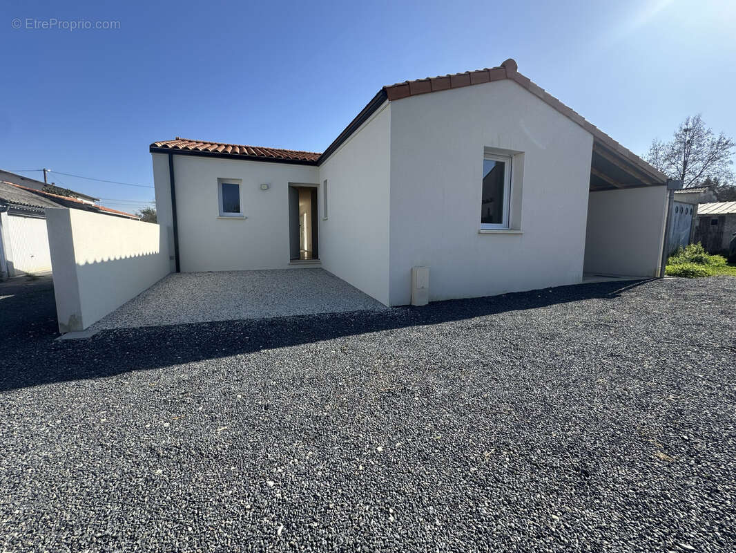 Maison à SAINTES