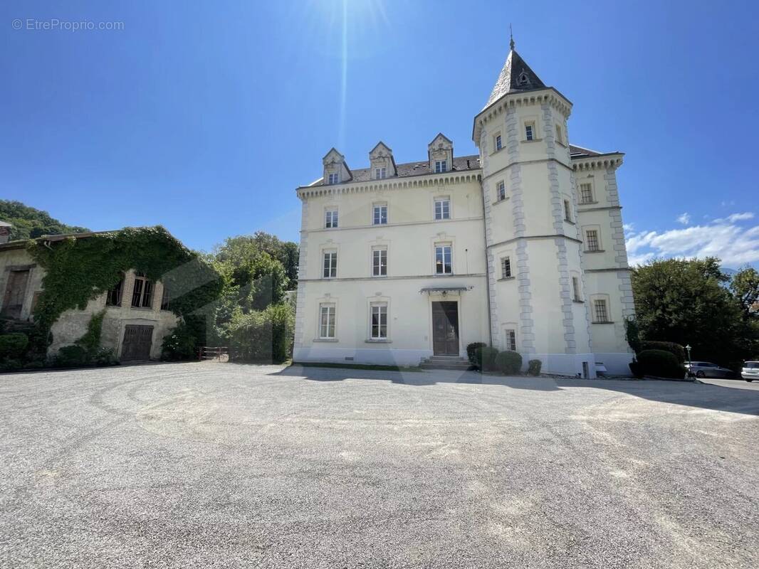Appartement à POISAT