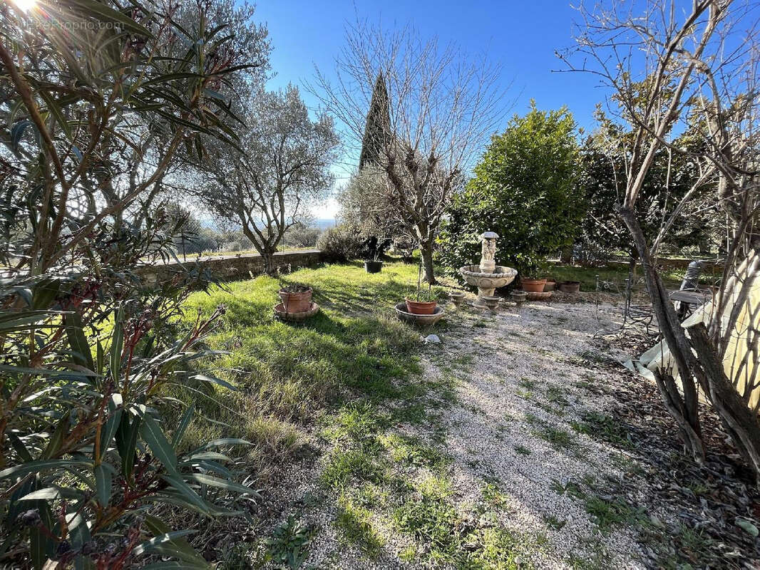 Maison à LE BARROUX