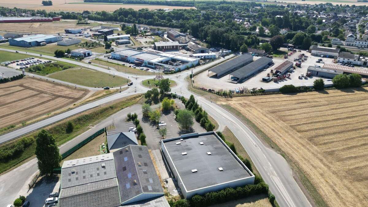 Commerce à BEAUVILLIERS