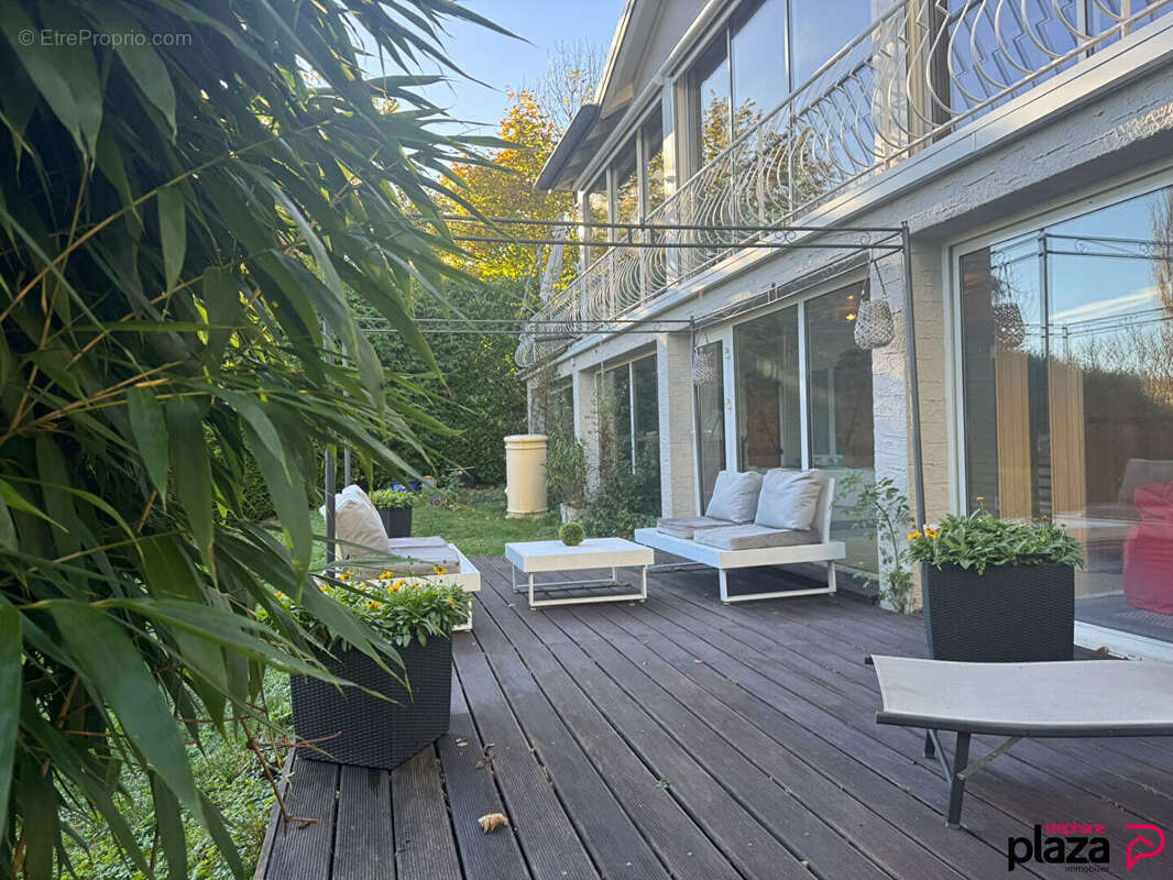 Maison à MONNETIER-MORNEX