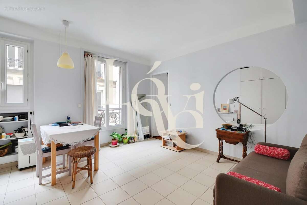 Appartement à PARIS-14E