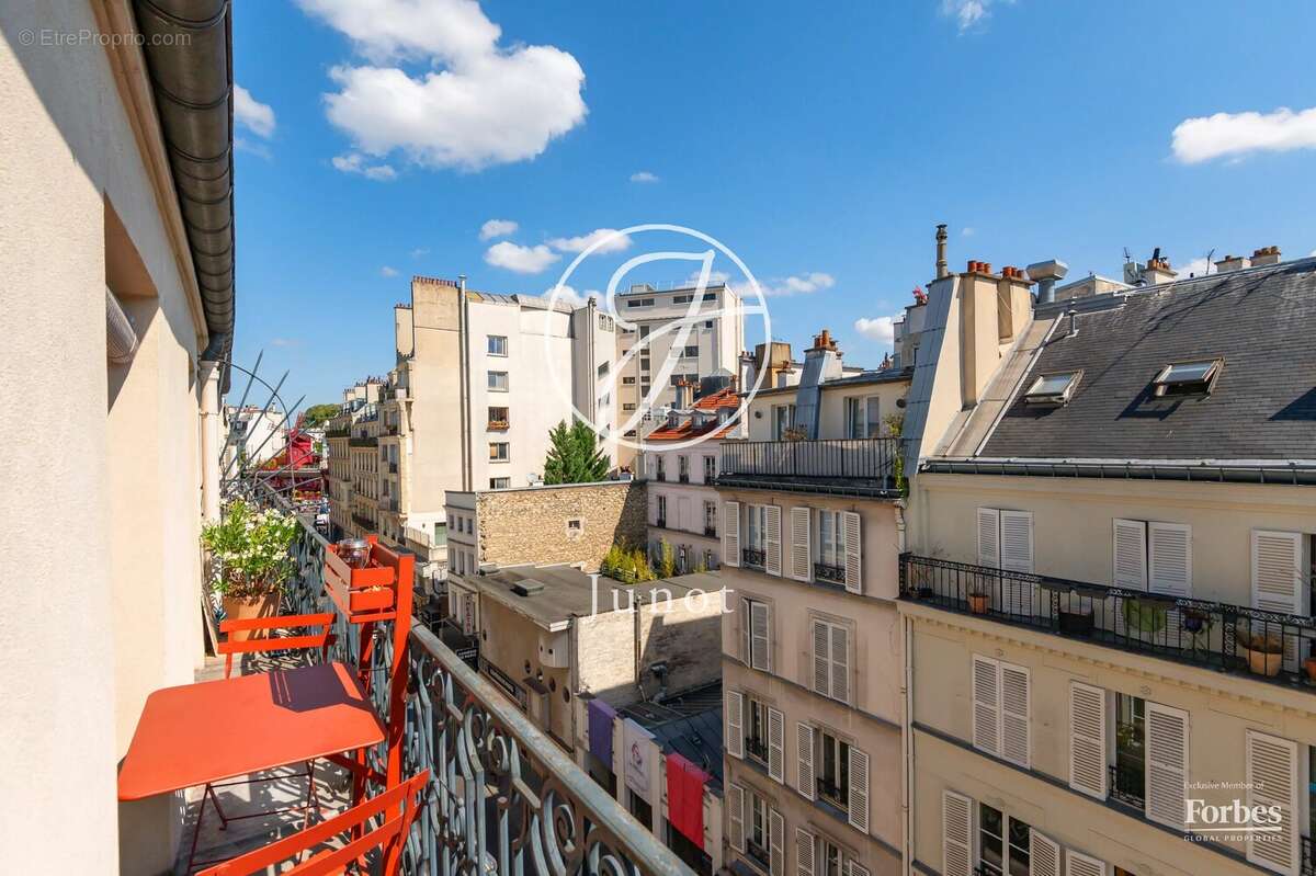 Paris 9e - BLANCHE - Appartement - 3 pièces - 70,06m² Carrez - 69,63m² au sol - 1 chambre - 1 bureau -  Balcon filant - photo 4