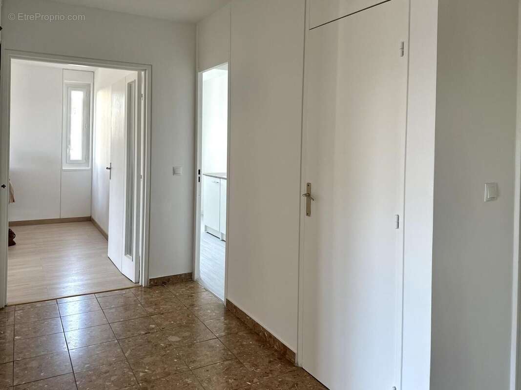 Photo 2 - Appartement à VILLEURBANNE