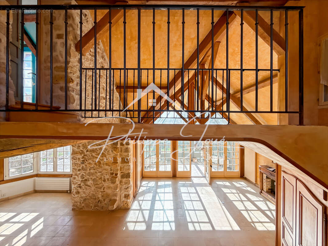 Maison à PONT-SUR-YONNE