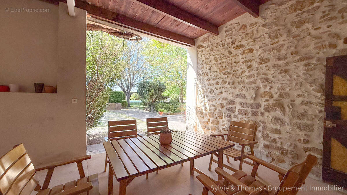 Maison à CADEROUSSE