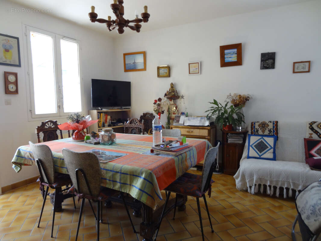 Maison 91 m2 avec logement indépendant, jardin et deux garages   Rostrenen - photo 4