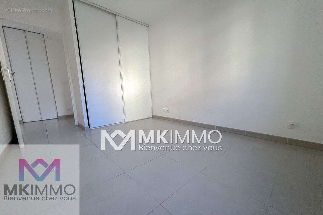 Appartement à SAINT-LAURENT-DU-VAR