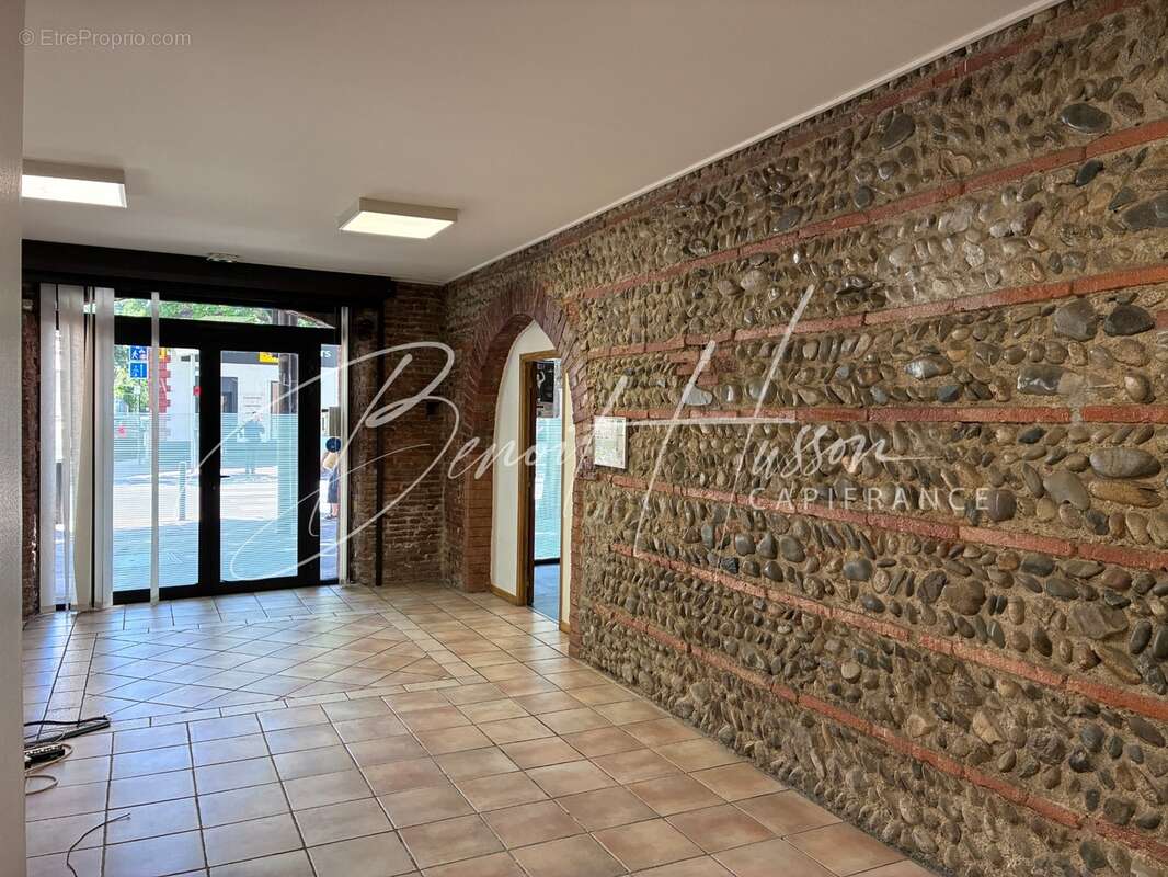 Local commercial de caractère – plain-pied de 116,44 m² (erp) en rdc - photo 2