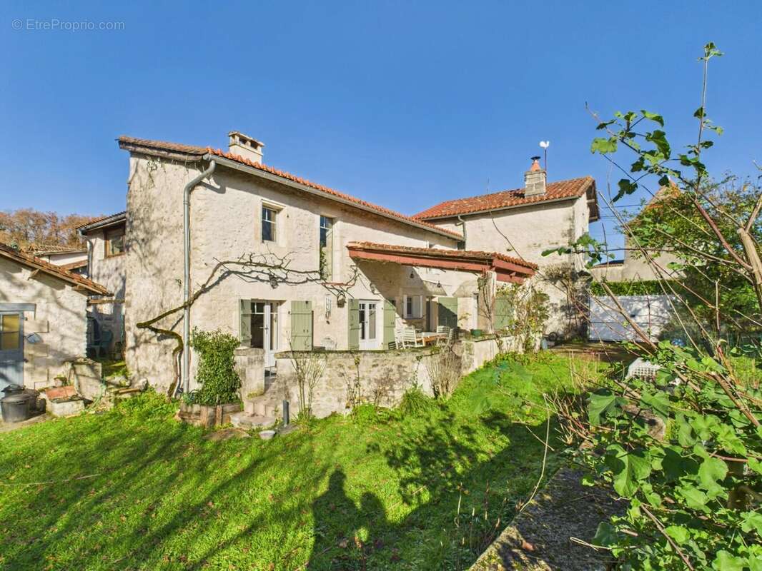 Maison à VERTEILLAC